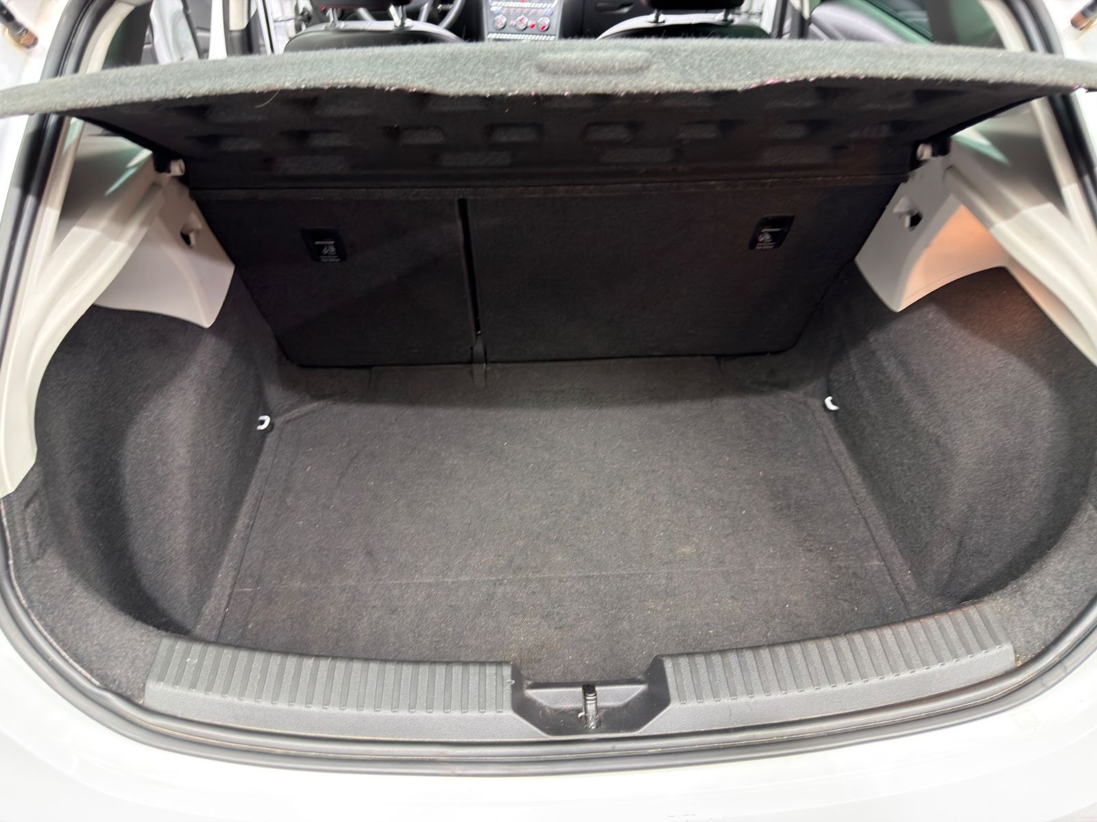 Fahrzeugabbildung SEAT Leon FR|NAVI|LED|PANORAMA|PDC|TÜV 03/28