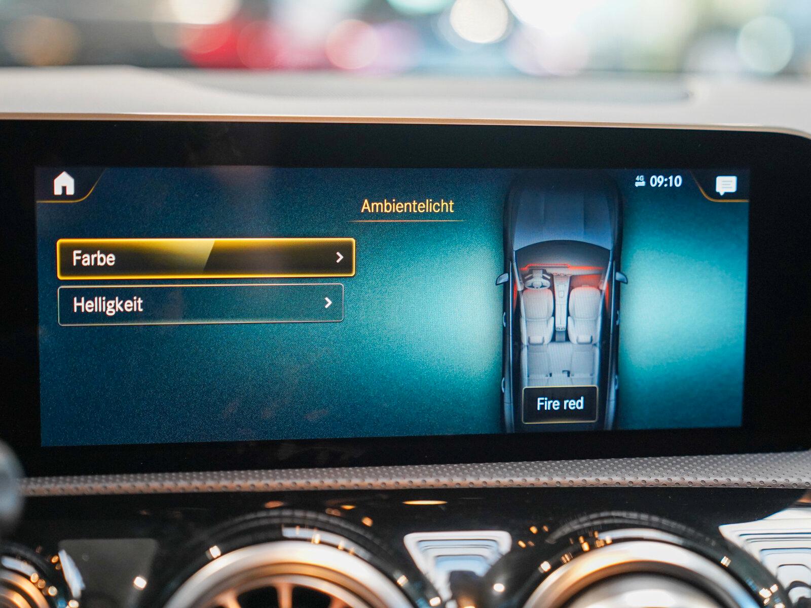 Mercedes-Benz CLA 200 SB AMG Line Night KEYLESS Panorama LED