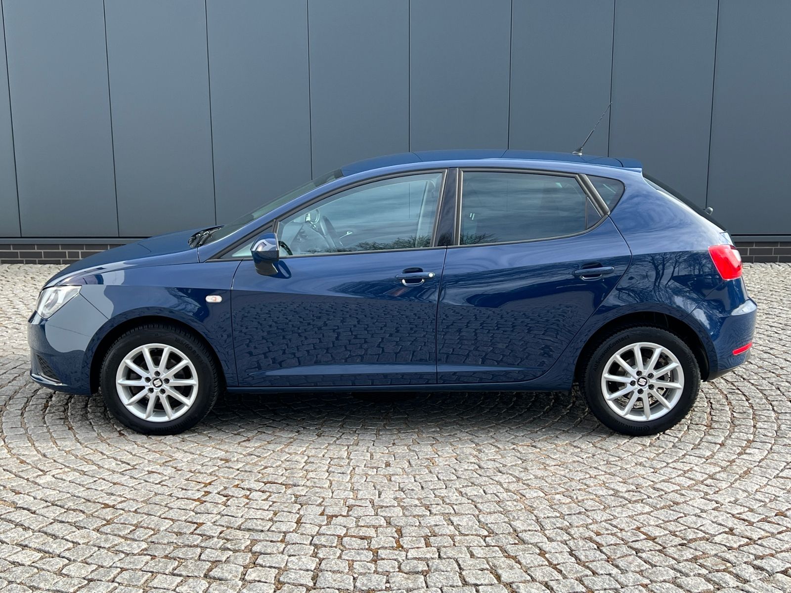 Fahrzeugabbildung SEAT Ibiza Style 1.0 EcoTSI *Klima, SHZ, PDC hi, Blue