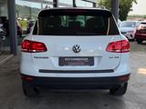 Volkswagen TOUAREG V6 3.0 TDI NAVI AHK BI-XENON PDC SHZ BT - gebrauchte VW Touareg aus dem Jahr 2018