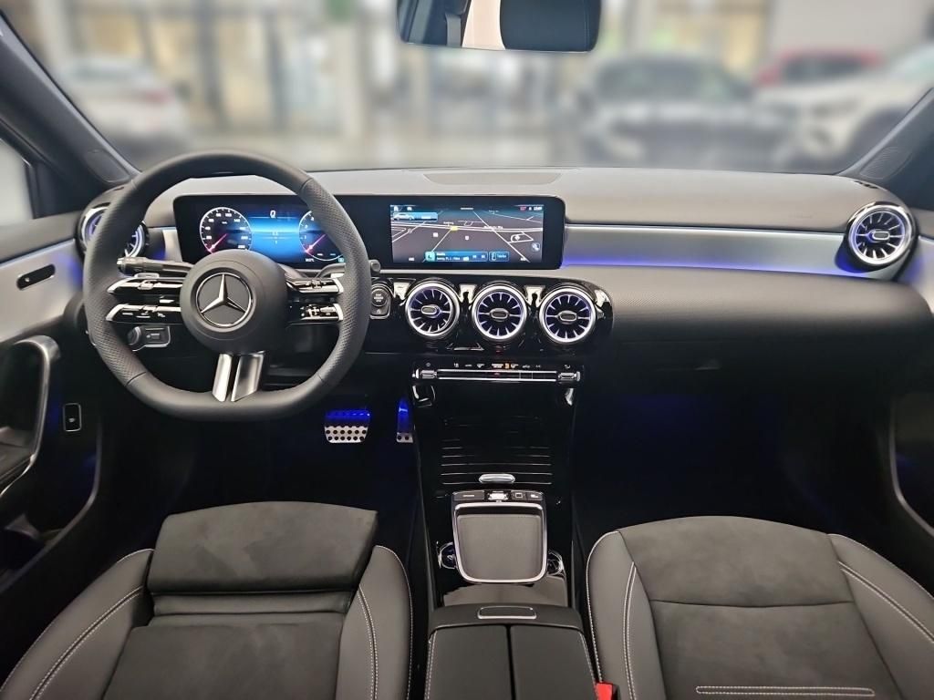 Fahrzeugabbildung Mercedes-Benz A 200 Limo ++SPECIAL-EDITION+AHK+KEYLESS+MULTI++