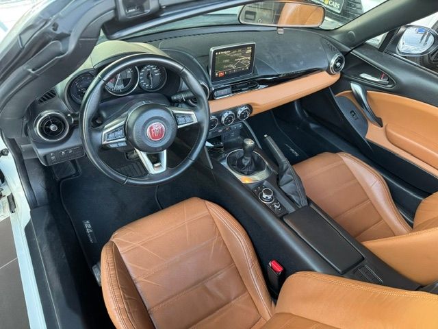 Fahrzeugabbildung Fiat 124 Spider Lusso KLIMA KEYLESS NAV RFK SHZ ALU