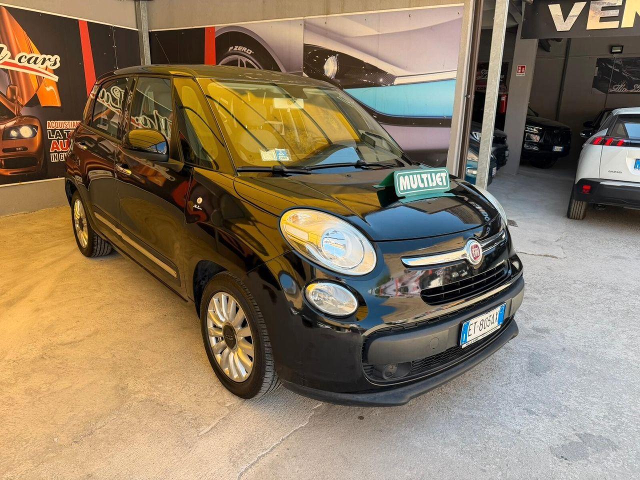 Fiat 500L 2013 — interior