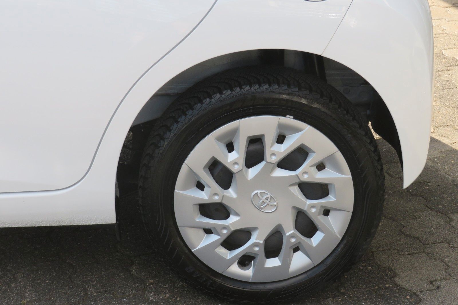 Fahrzeugabbildung Toyota Aygo AYGO X-PLAY SITZH. APP-CONNECT KLIMA 1H.