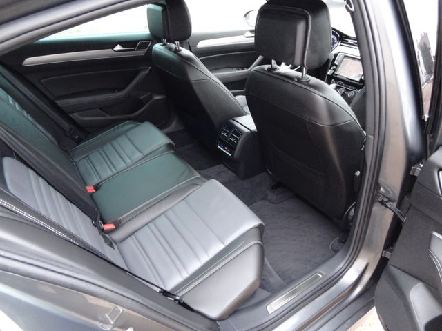 Fahrzeugabbildung Volkswagen Passat/Highline/2xR-Line/LED/Virtual/Kam/Leder/