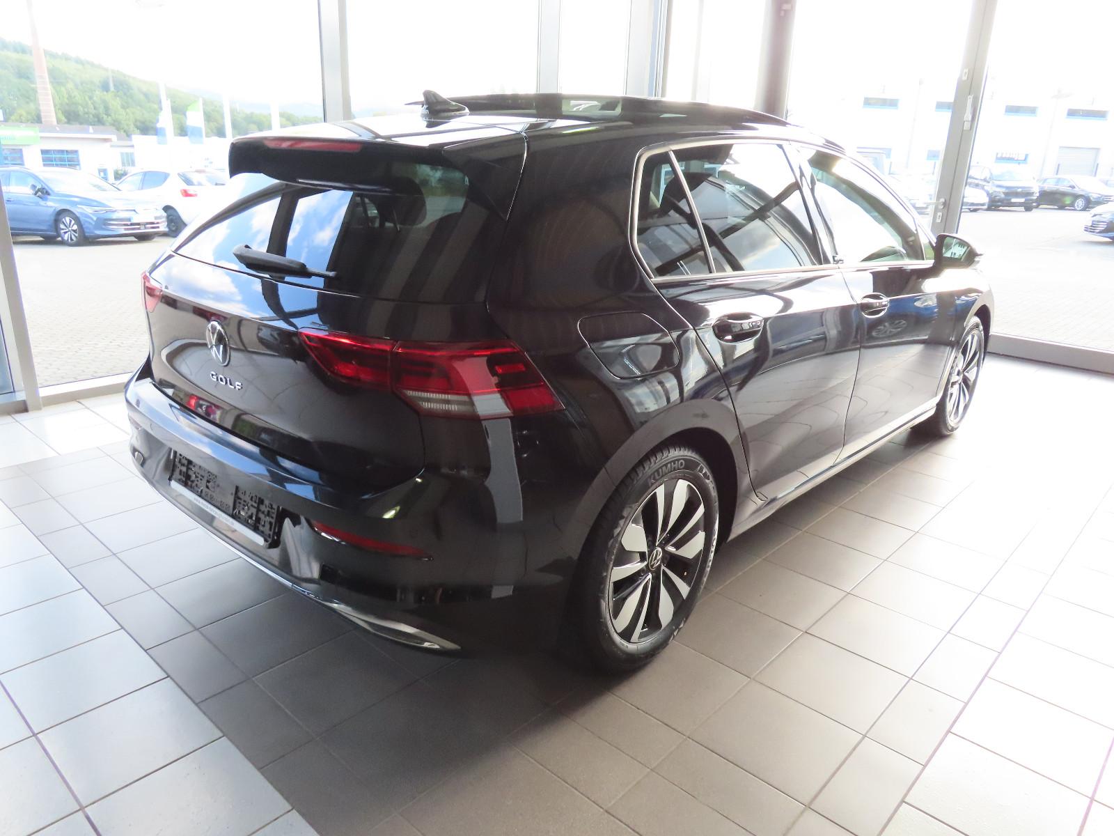 Volkswagen Golf VIII Lim. Move DSG PANO ACC AHK LED, миниатюра 3