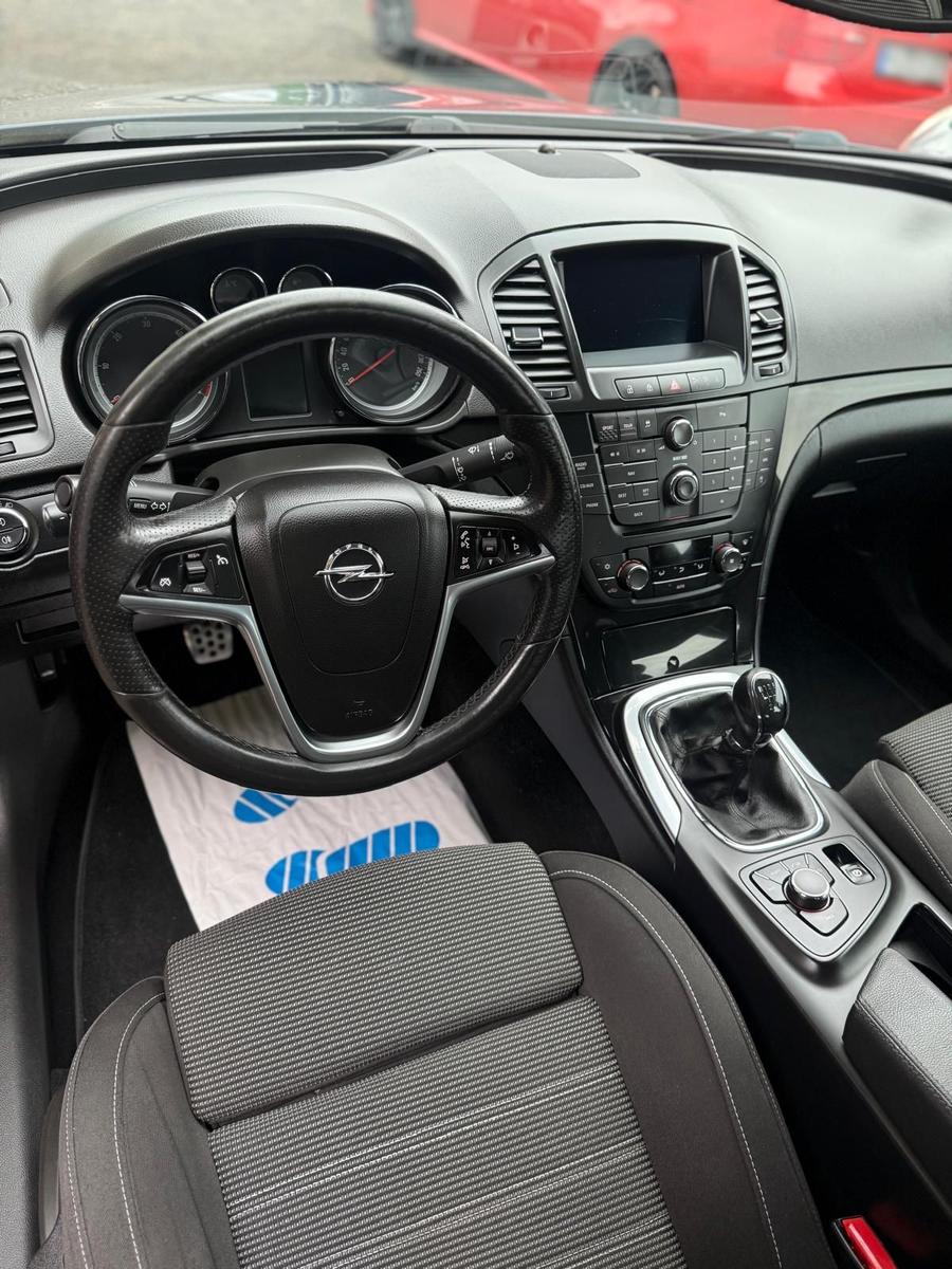 Opel Insignia 2012 — photo 8