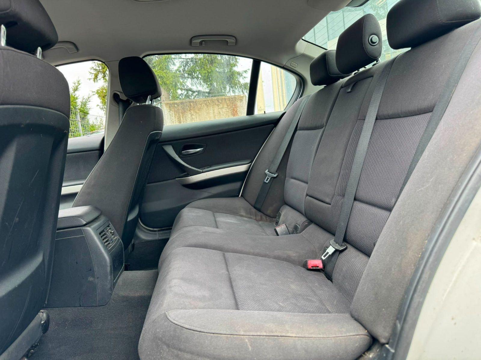 BMW 325d ConnectedDrive | 3.0 Diesel 204ch | BVM | GPS | Bluetooth | Bi-Xénon | Volant M | Clim Auto | PDC AR | Régulateur | Jantes 17"