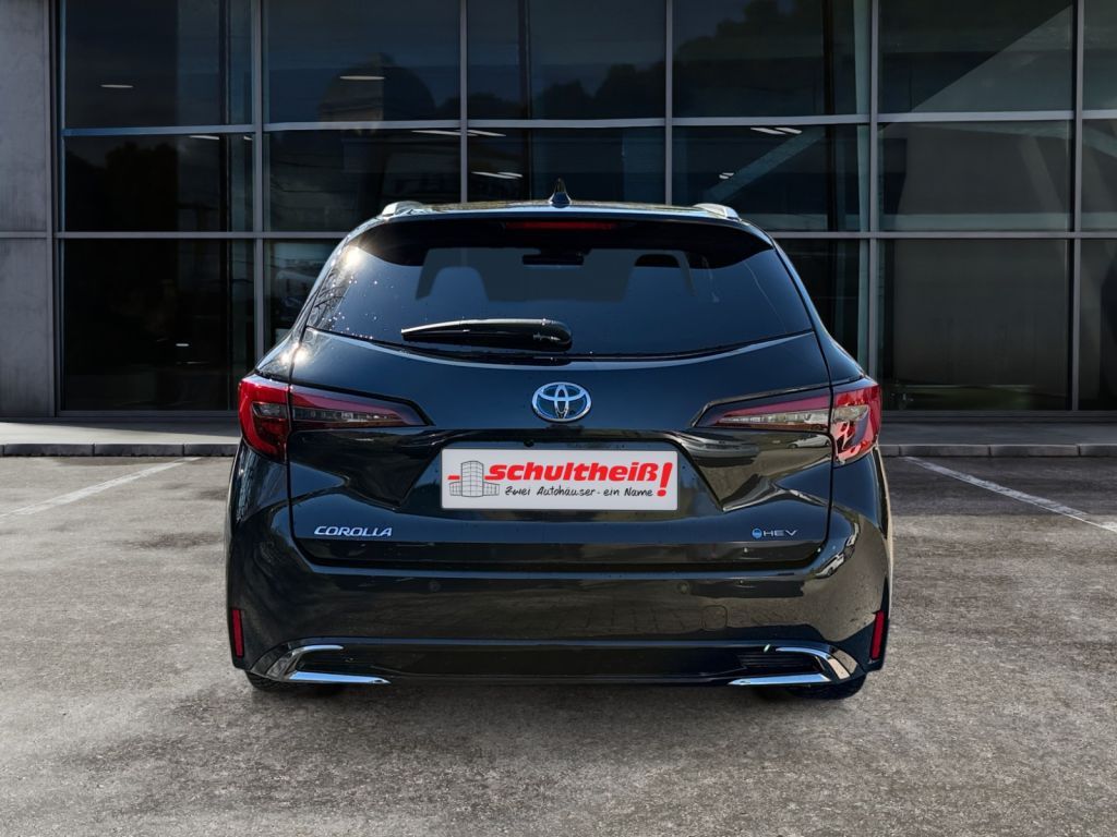 Fahrzeugabbildung Toyota Corolla 1.8 Hybrid Touring Sports Team Deutschla