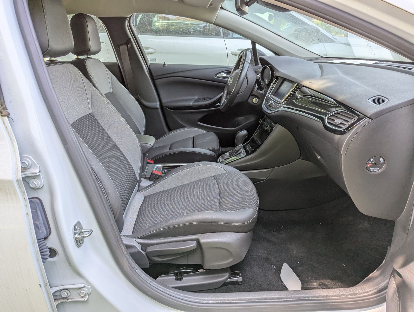 OPEL Astra 1.5 CDTI Aut. Elegance Navi LED Kamera - Image 12