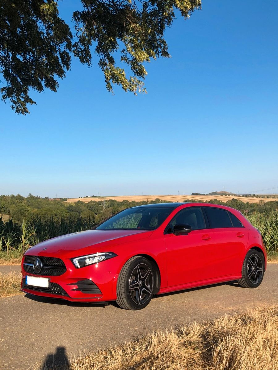MERCEDES-BENZ A 200 AMG Line* Pano.-Dach*Night-Paket*LED*SHZ