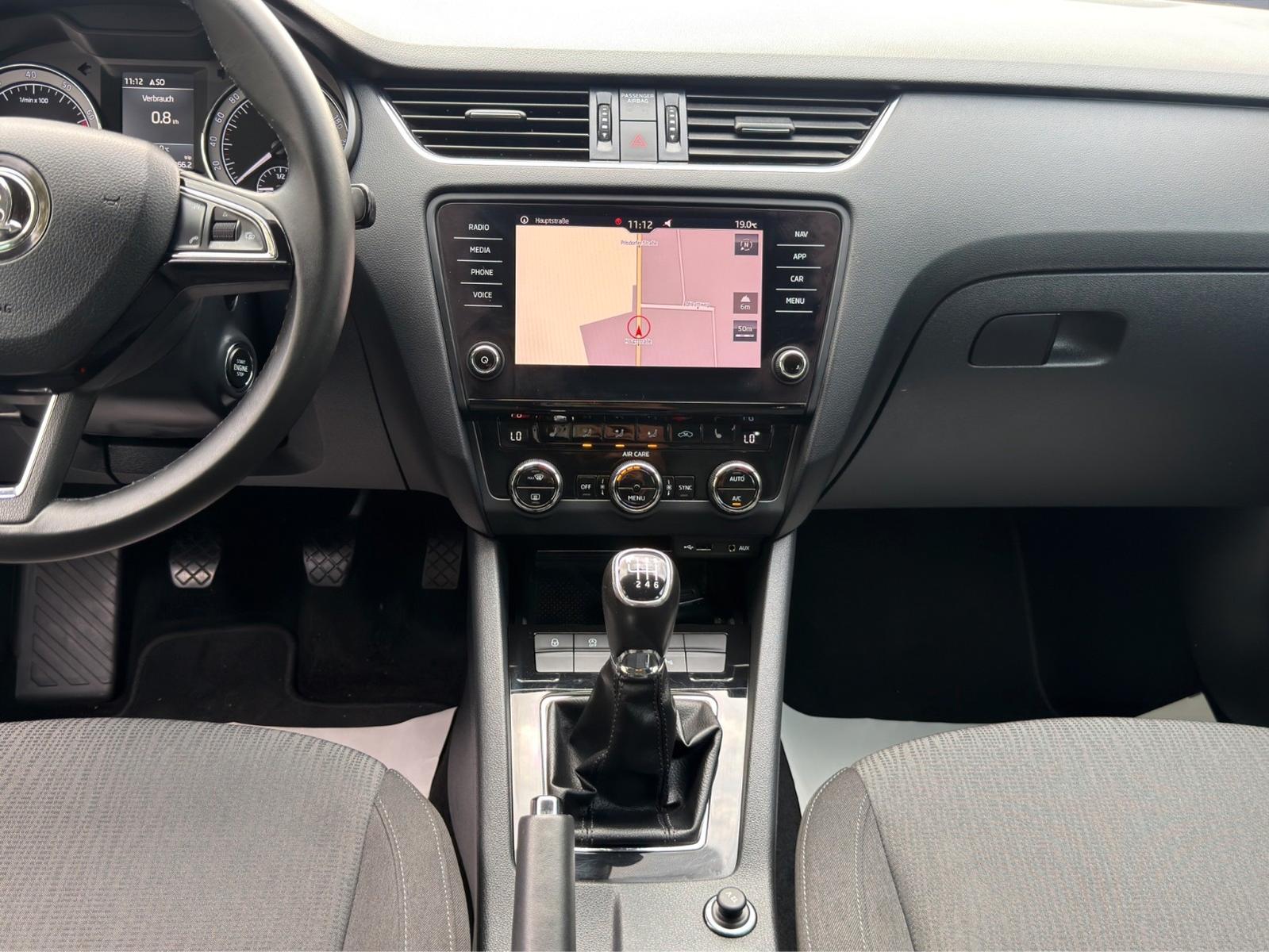 Skoda Octavia Combi Style LED/Keyless/CarPlay/PDC