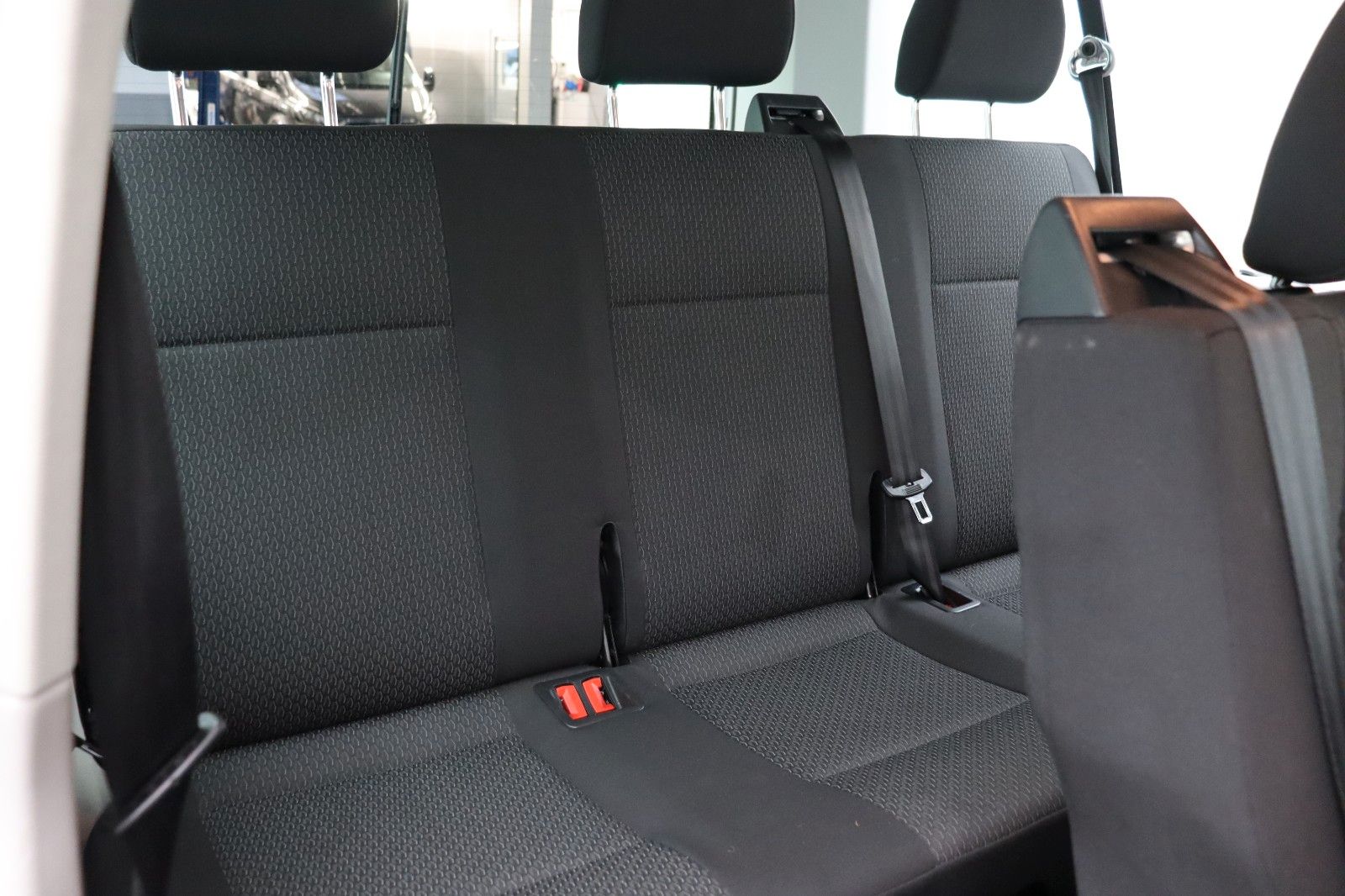 Fahrzeugabbildung Volkswagen T6 Caravelle 2.0 EcoProfi lang 2xSchiebetür