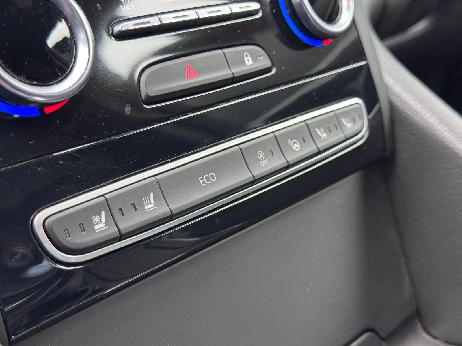 Fahrzeugabbildung Renault LIMITED BLUE dCi 200 EDC/ACC/BOSE/AHK/MASSAGE/DA