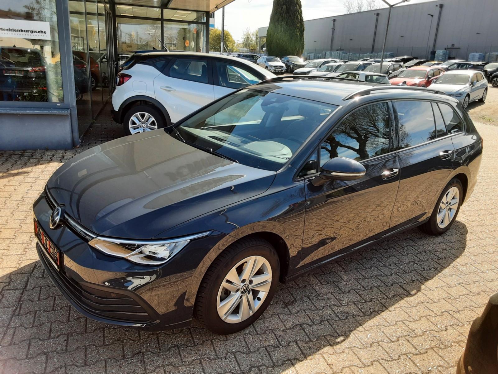 Volkswagen Golf VIII Variant Life SH PDC LED AHK