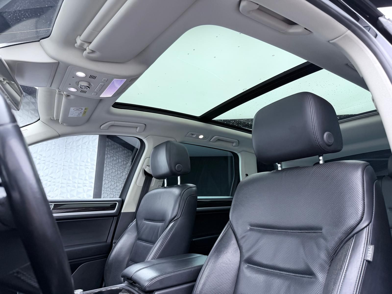 Fahrzeugabbildung Volkswagen Touareg 3.0 TDI 4M/LUFT/STANDHZ/PANO/AHK/360°/AC