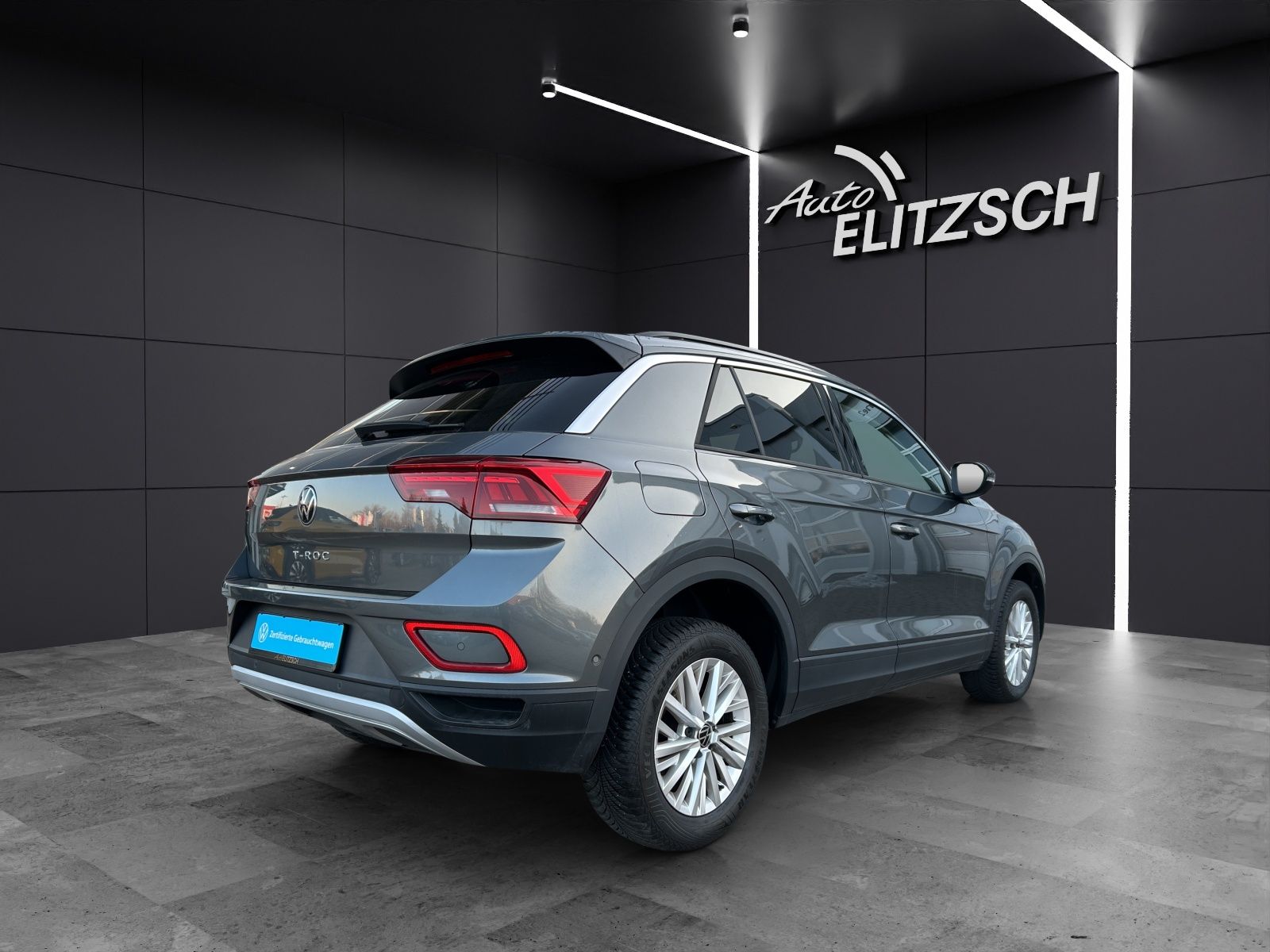 Fahrzeugabbildung Volkswagen T-Roc TSI Life LED Navi AID APP SH LM