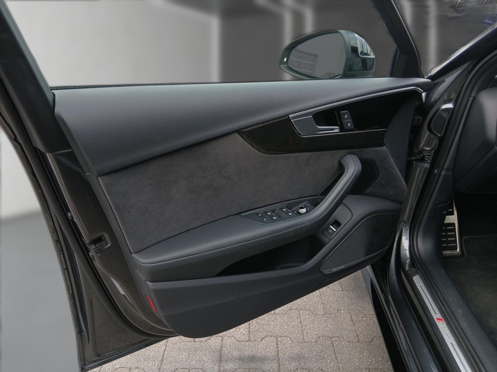 Audi RS4 - Bild 17