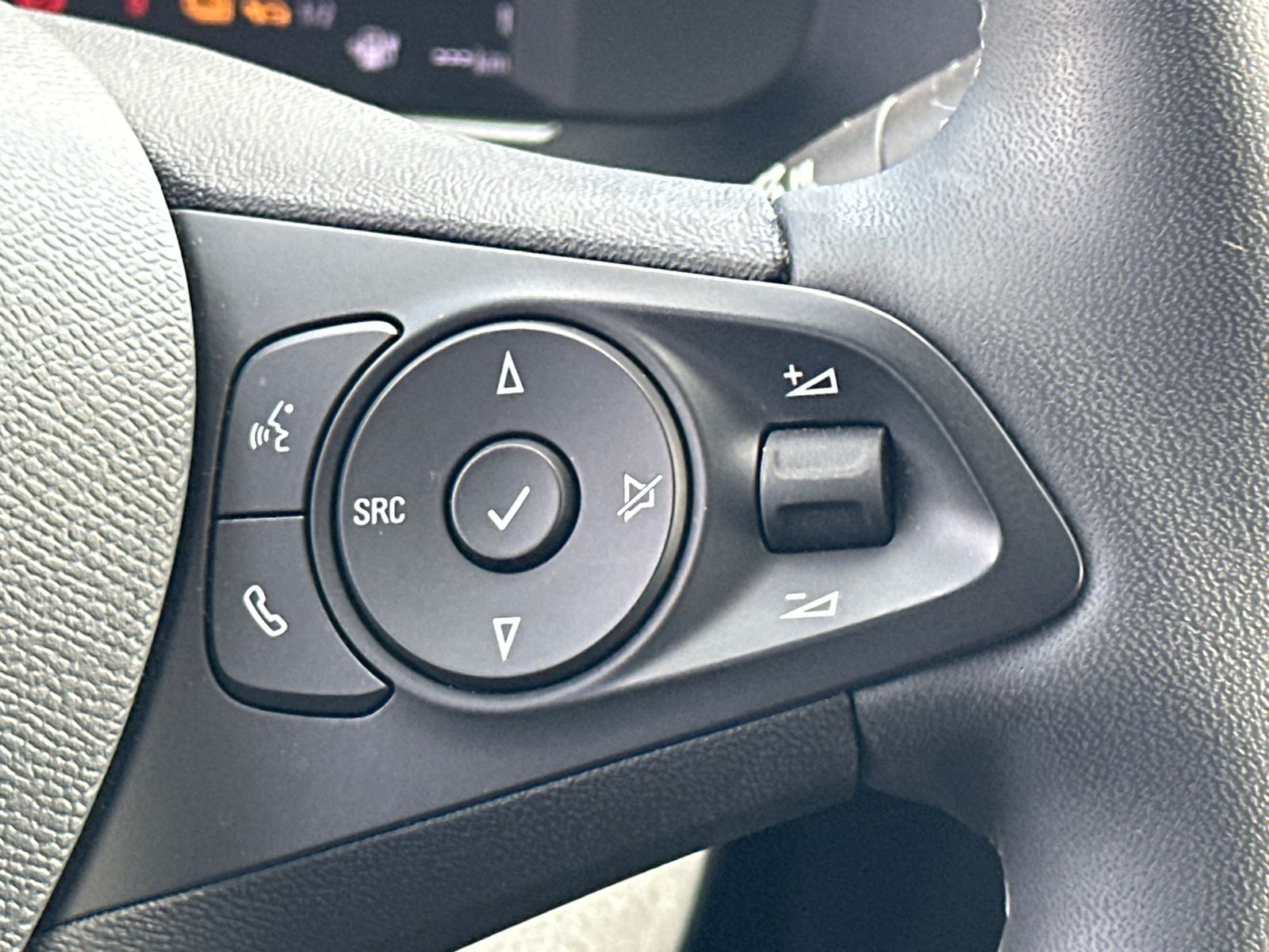 Fahrzeugabbildung Opel Corsa e Elegance NAV+LED+VCOCK+CARPLAY+PP+16ZOLL