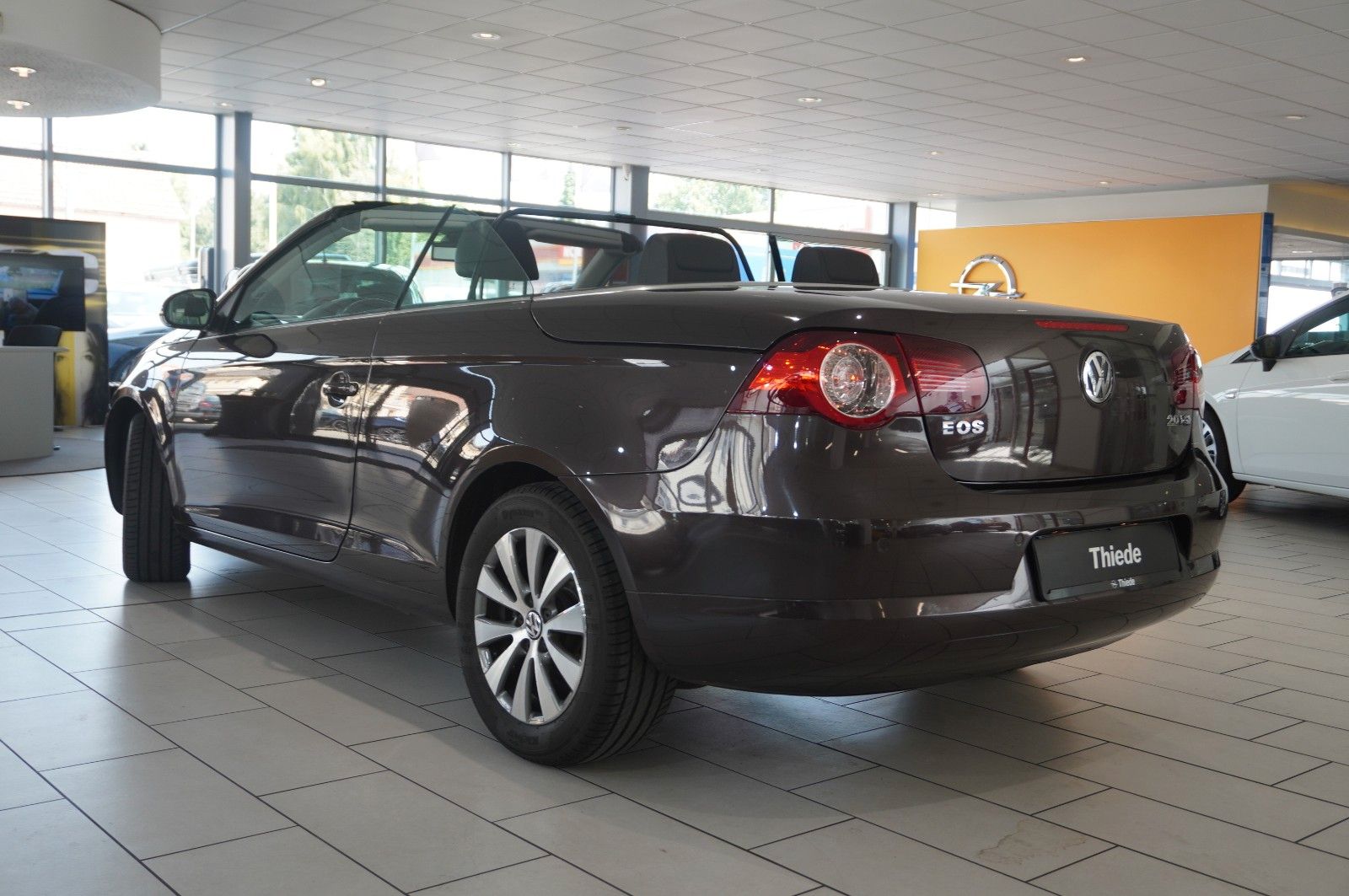 Fahrzeugabbildung Volkswagen Eos 2.0 FSI CABRIO SPORT/XENON/PDC/SHZ/LEDER
