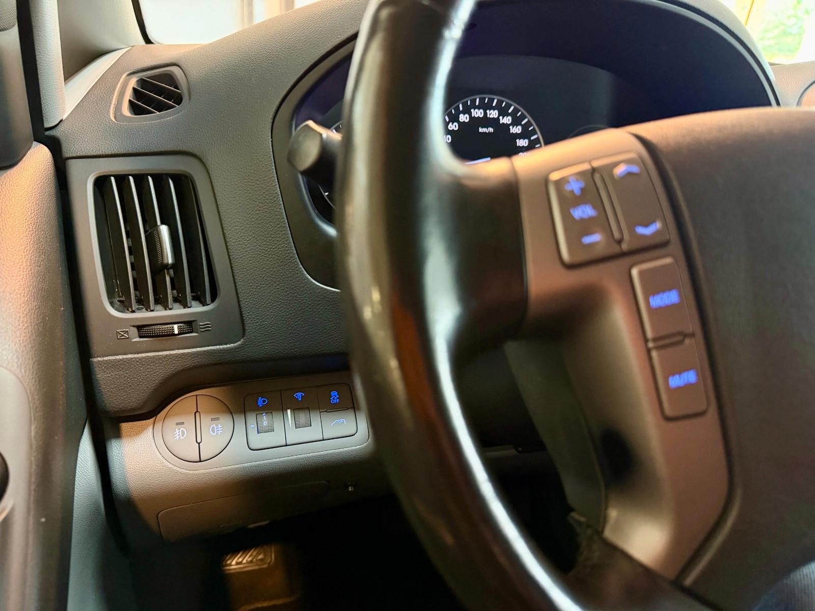 Hyundai H-1 8-Sitz.Travel Family+Leder*AHZV*Allwetter
