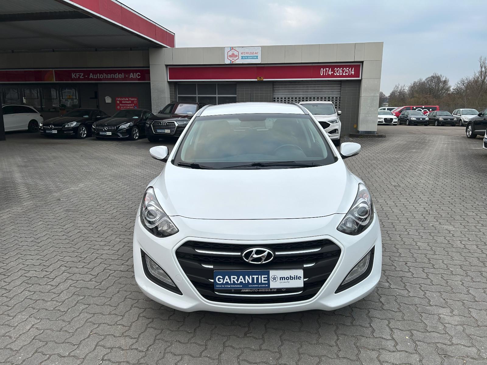 Hyundai i30-Cw-Blue-Trend-Kamera-PDC-SHZ-Aut-7gang-Navi-