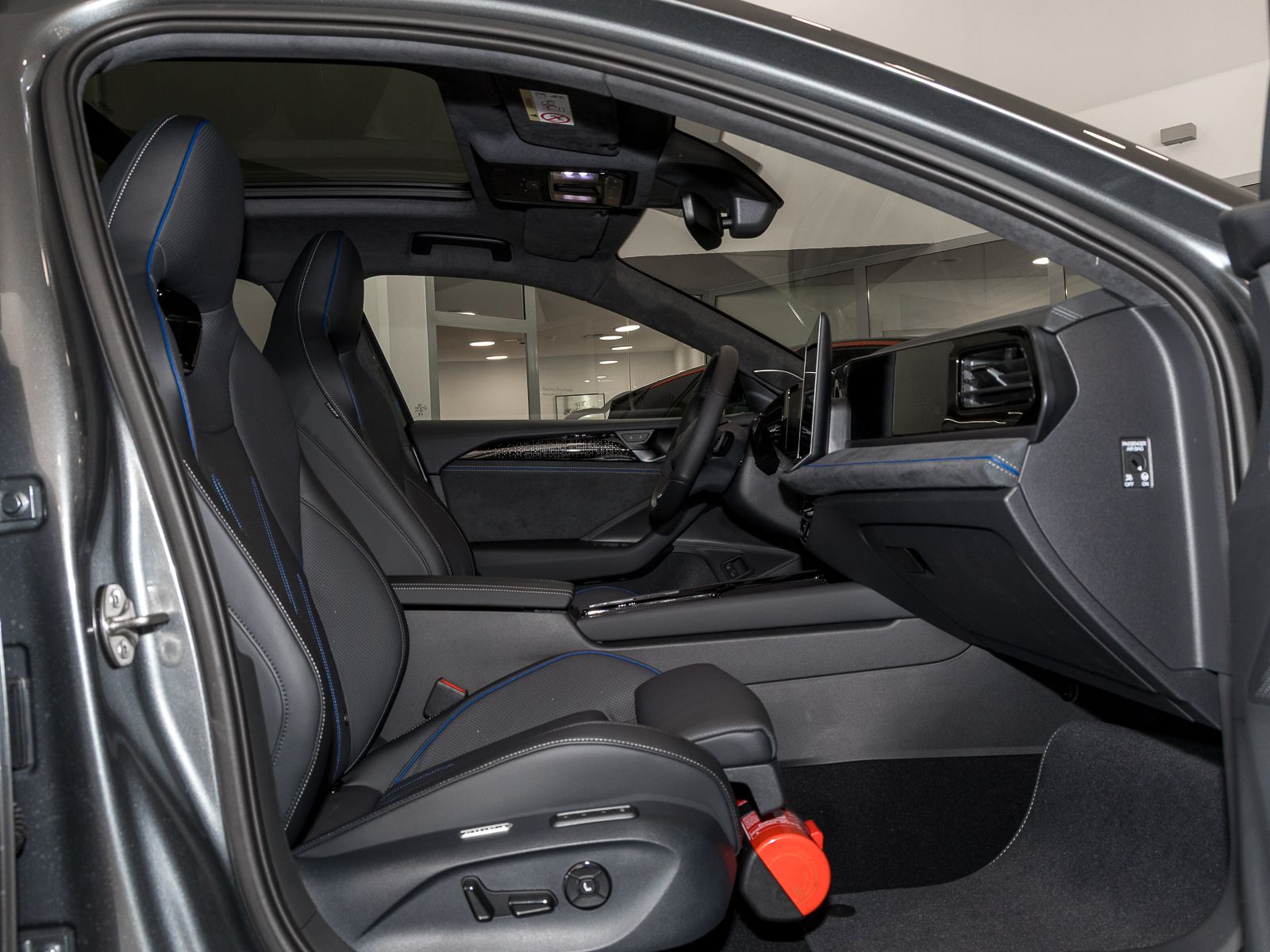 Volkswagen Passat Variant 1.5 TSI eHybrid R-Line PANORAMA N imagem 3