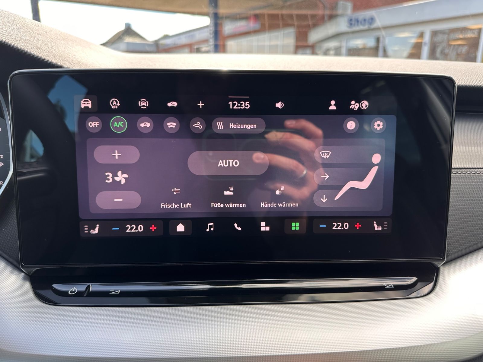 Fahrzeugabbildung SKODA Octavia Combi 1.5 TSI Selection DSG LED/ACC/APP