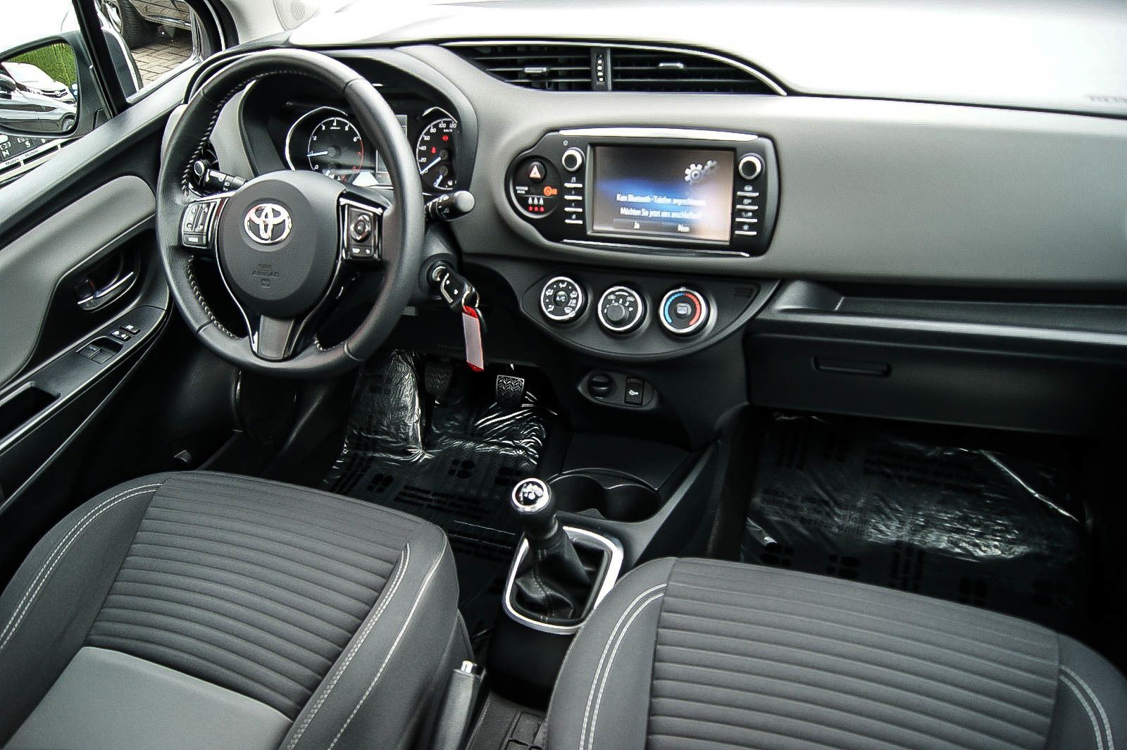 Fahrzeugabbildung Toyota Yaris 1.0 VVT-i Comfort KAMERA KLIMA SPURASSIST