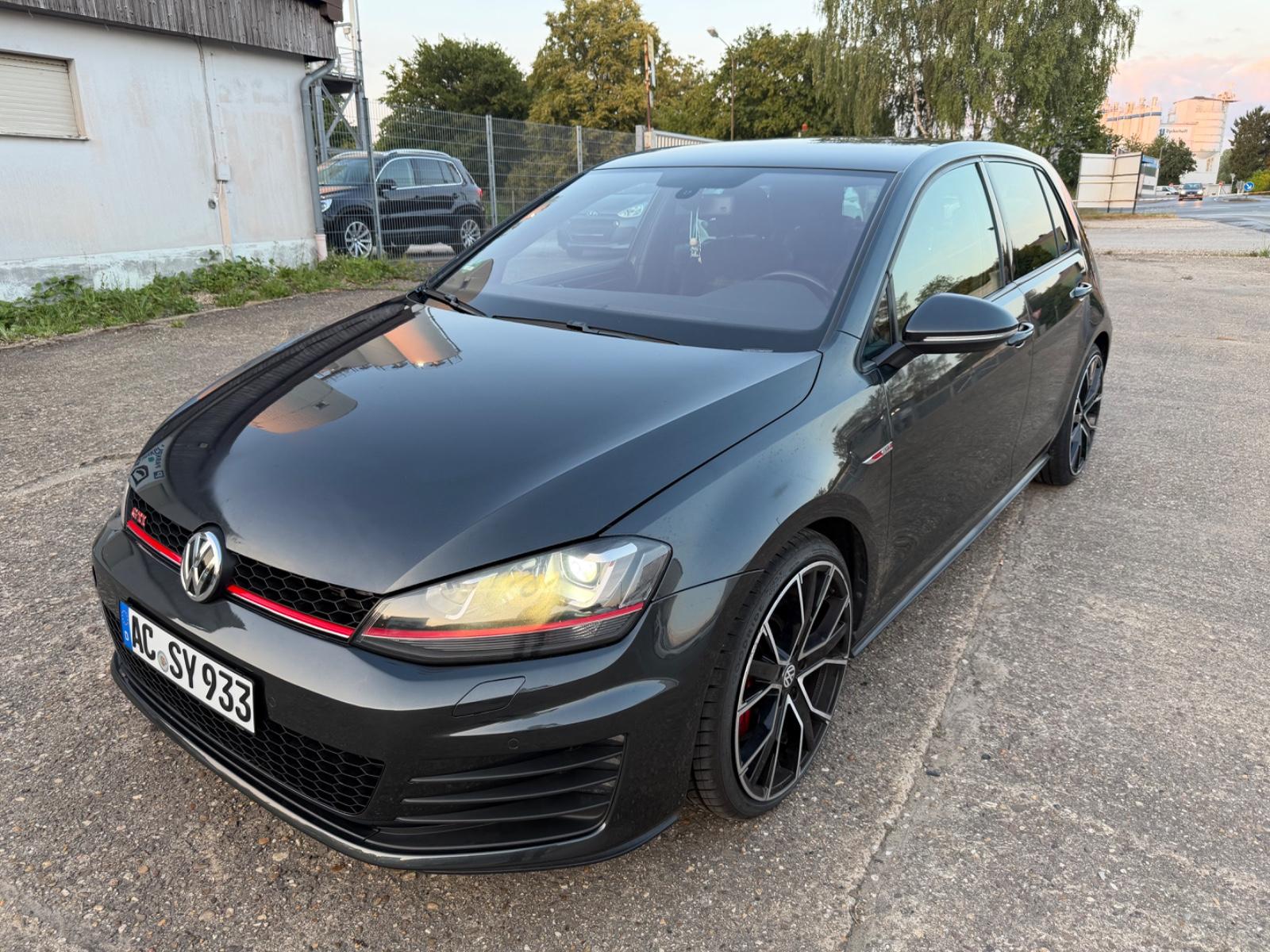 Volkswagen GolfVII Lim. GTI Performance BMT