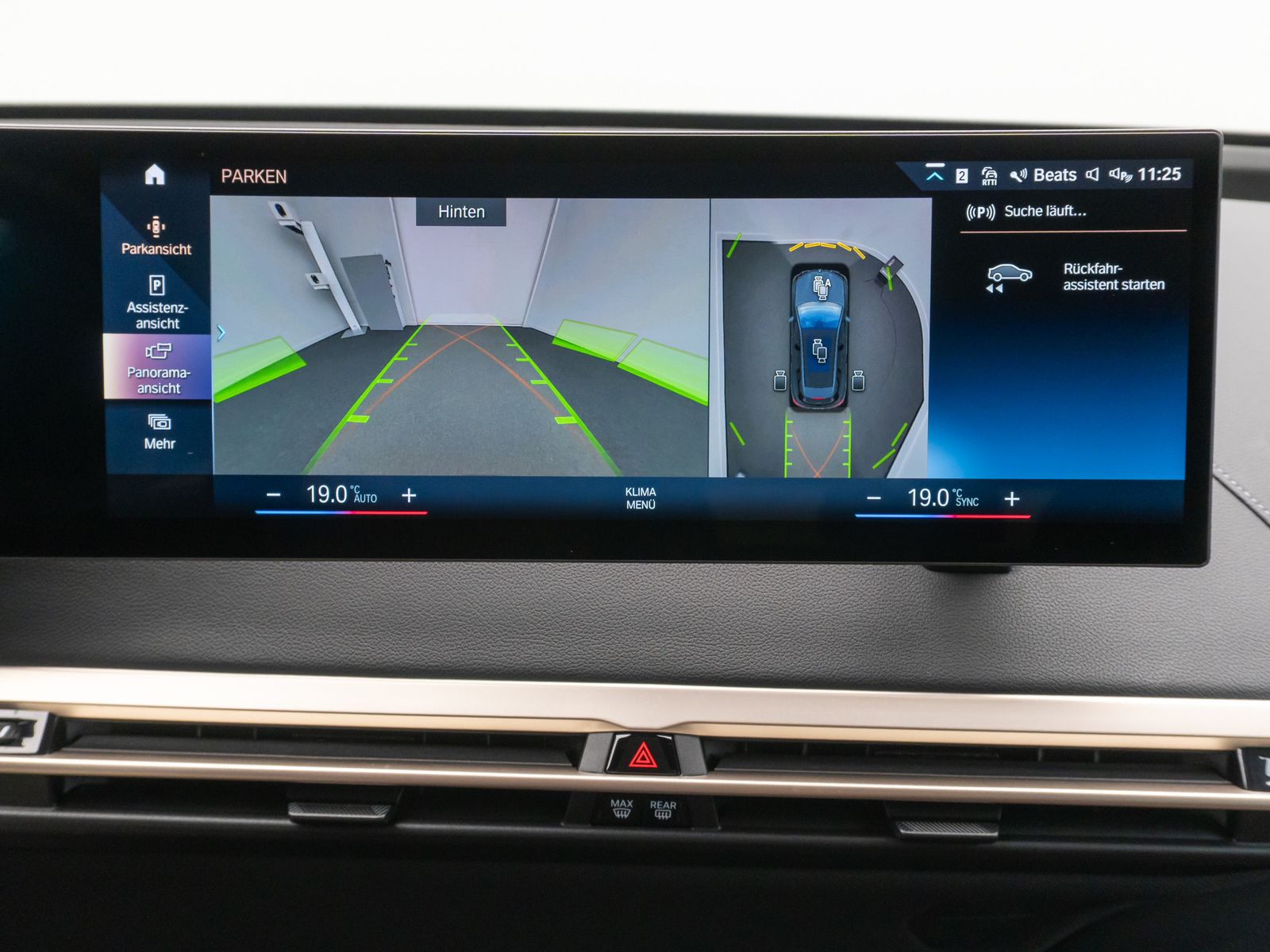Fahrzeugabbildung BMW iX xD50 360°Laser B&W SoftC SkyLounge DAB 22Zoll