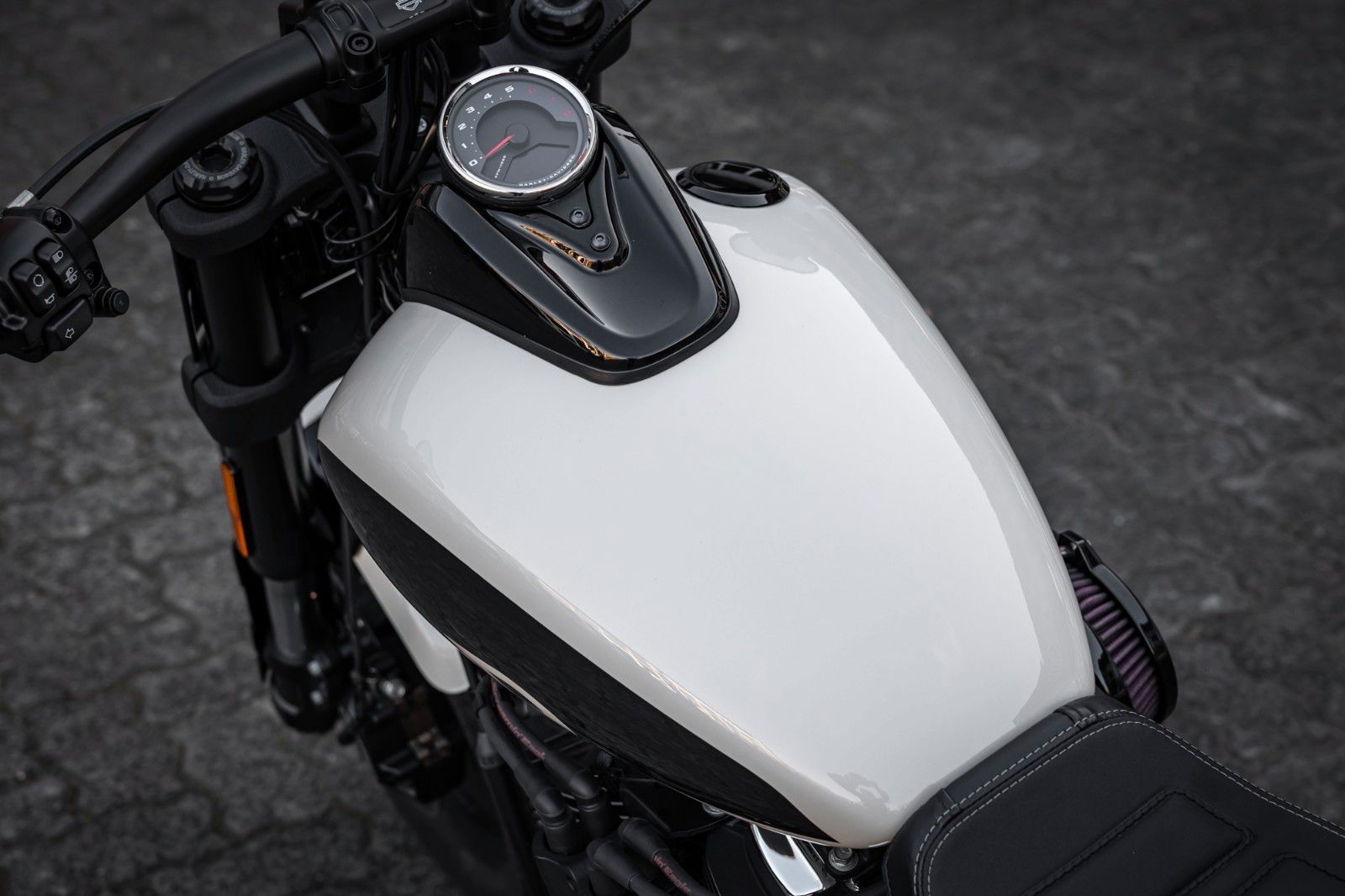 Fahrzeugabbildung Harley-Davidson FXFBS FAT BOB 140 CUI SOFTAIL - TORXSTER  JEKILL