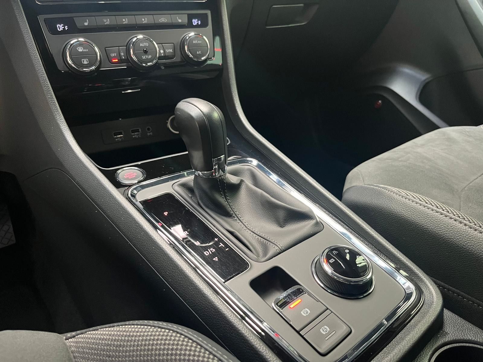 Fahrzeugabbildung SEAT Ateca 1.5 TSI DSG Xcellence*1.Hand*AHK*360°*App*