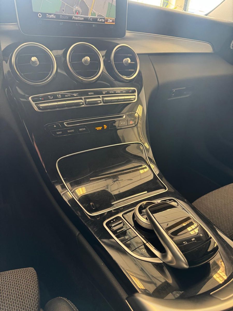 Fahrzeugabbildung Mercedes-Benz C 200 T-Modell AVANTGARDE/NAVI/KLIMA/