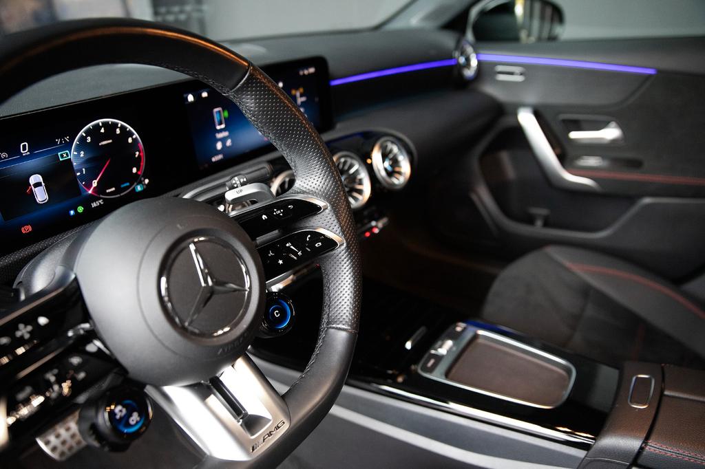 Mercedes-Benz A 35 AMG