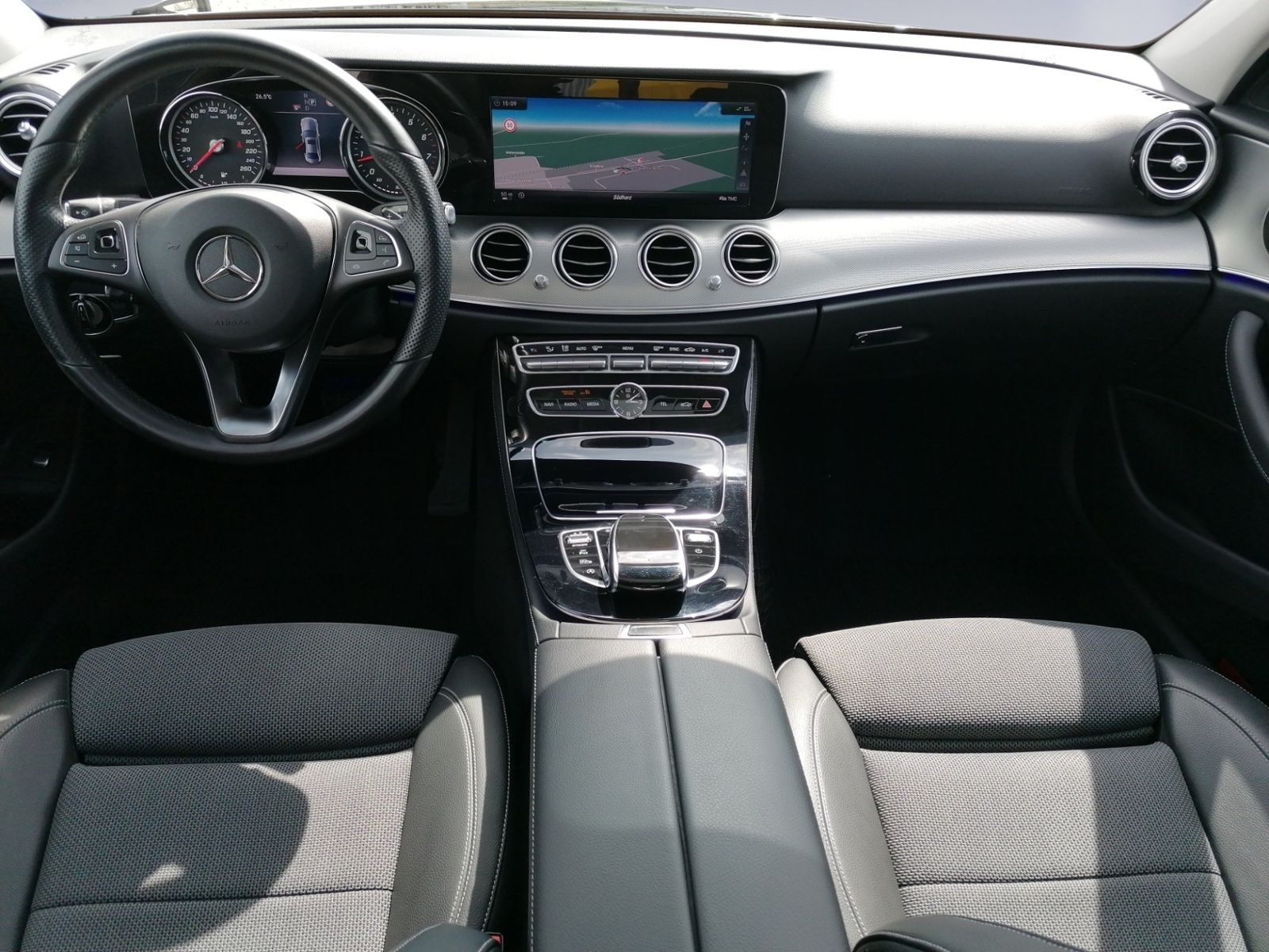 E 200 Avantgarde LEDER+KAMERA+NAVI+LED+