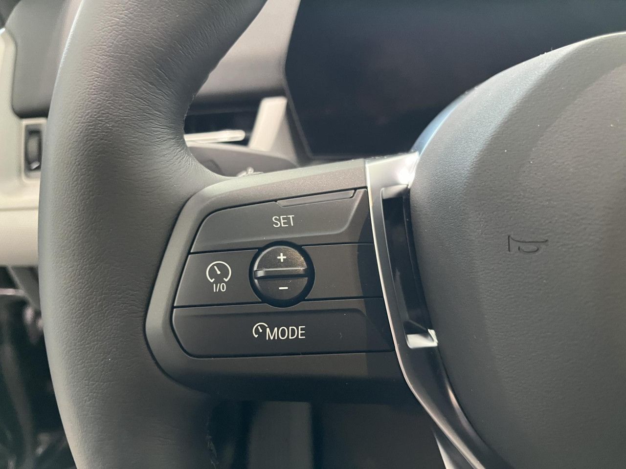 BMW iX2 - Bild 14