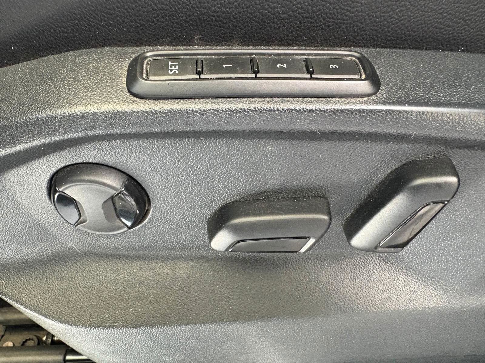 Fahrzeugabbildung Volkswagen Tiguan Highline BMT 4Motion/R LINE/leder/memory/