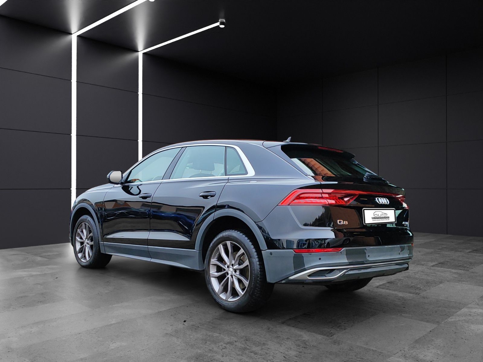 Fahrzeugabbildung Audi Q8 quattro*Navigation*SitzHZ*Apple*