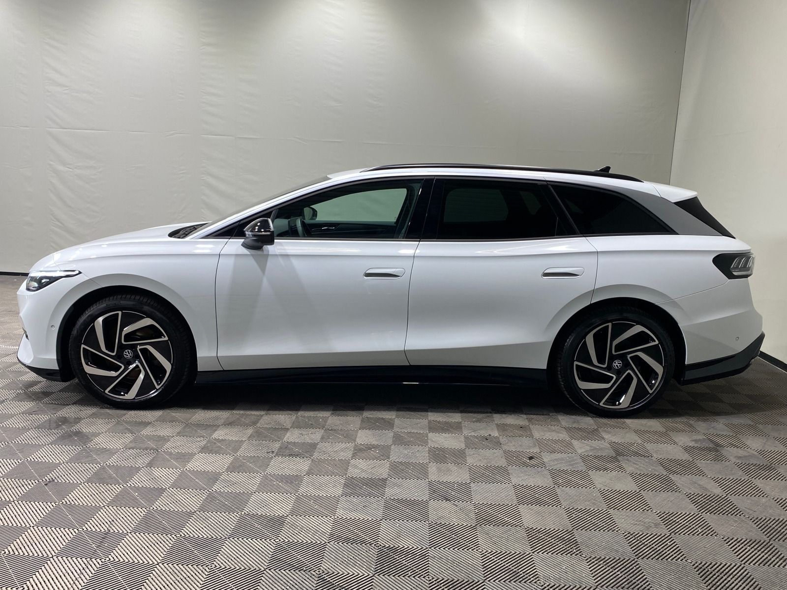 Volkswagen ID.7 Tourer Pro | MATRIX NAVI AHK 360° HARMAN imagem 3