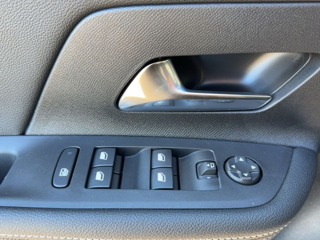 Fahrzeugabbildung Opel Mokka GS Tech Paket Allwetterreifen