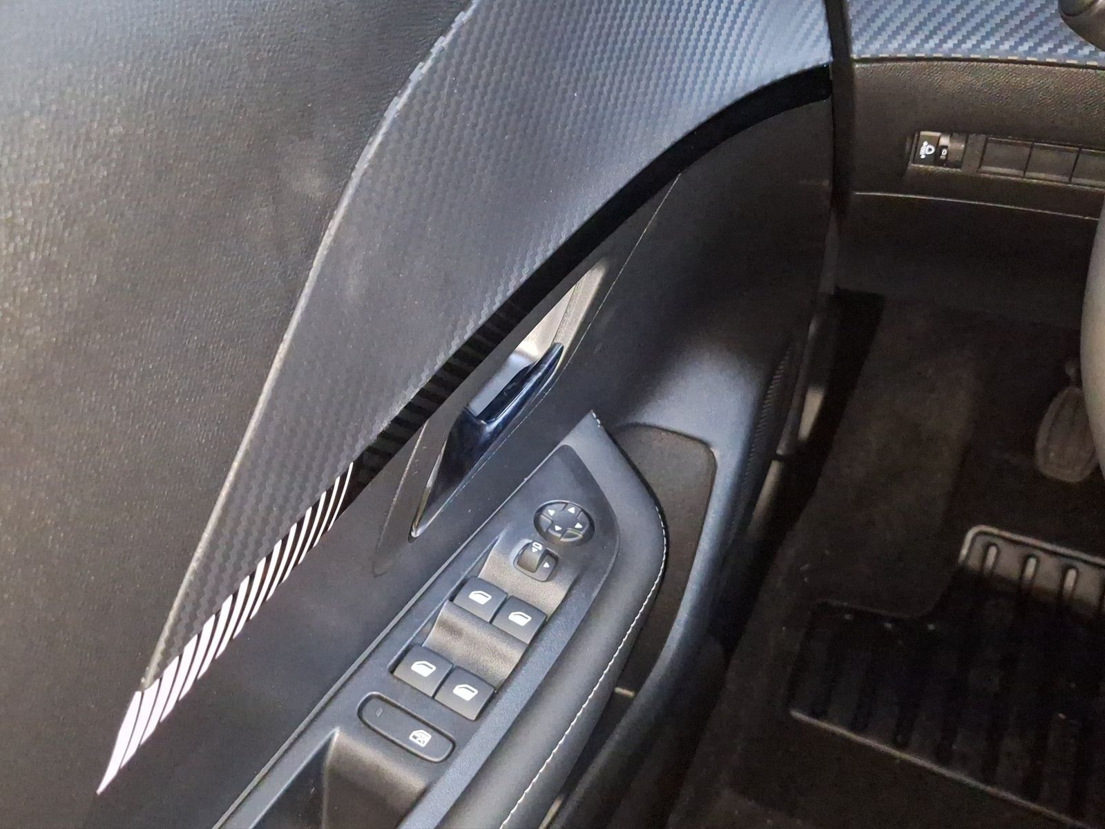 Peugeot 208 - Bild 11