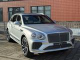 Bentley Bentayga 4.0 V8 4WD*PANORAMA* - silberne Bentley Bentayga