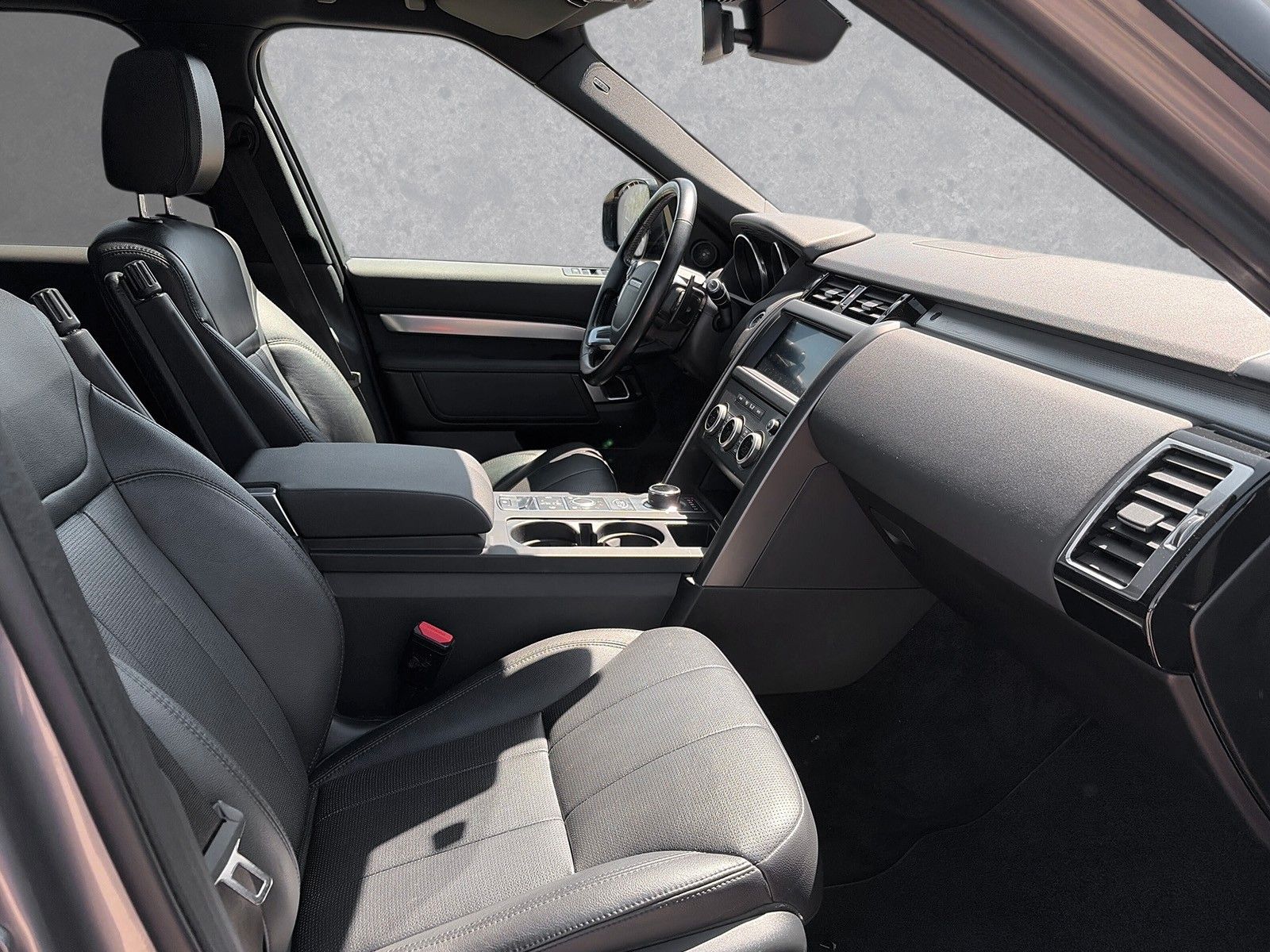 Land Rover Discovery SD6 Landmark Edition 7-Sitzer imagem 3