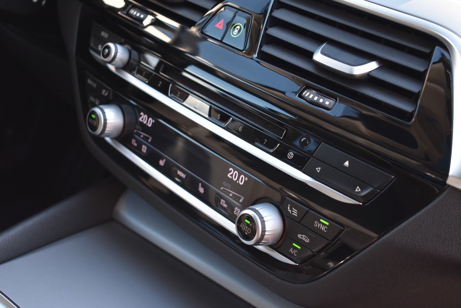 Fahrzeugabbildung BMW 530i Touring xDrive AHK Panorama LED Kamera