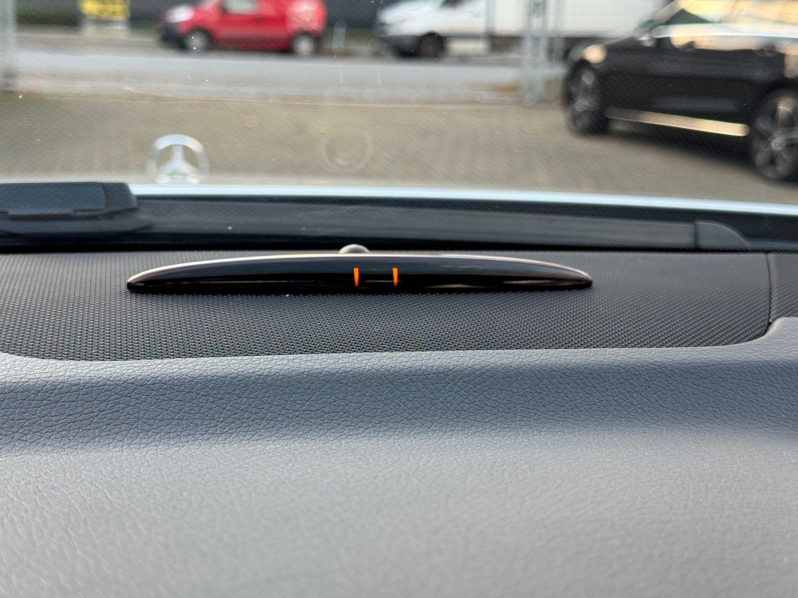 Fahrzeugabbildung Mercedes-Benz C 200 BE 7GT ELEGANCE NAVI ILS AHK SPORT 18 ALU