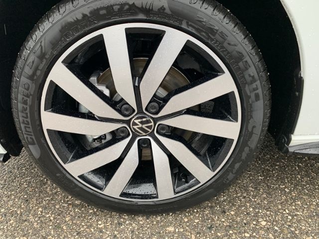 Fahrzeugabbildung Volkswagen Touran 1,5 TSI DSG HIGHLINE R-LINE 7-SITZER IQ D