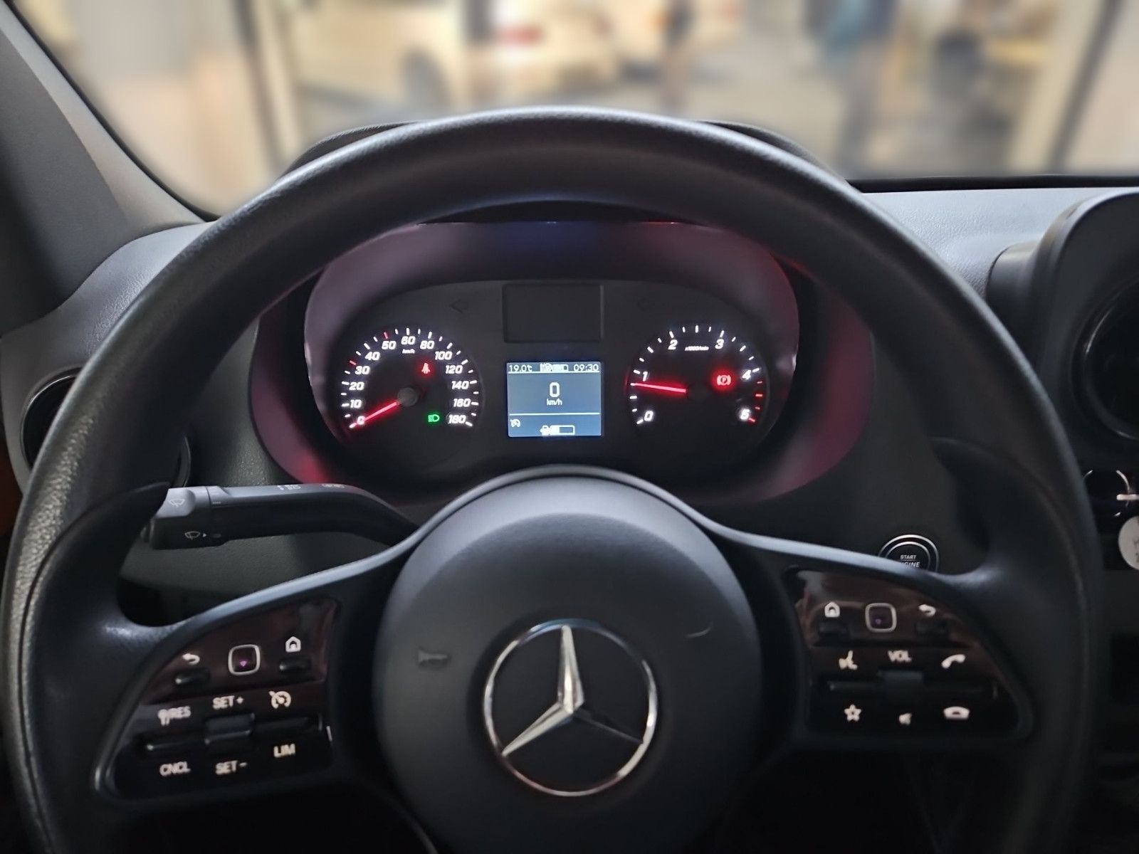 Fahrzeugabbildung Mercedes-Benz Sprinter 316 DOKA Pritsche 6 Sitze 2,8t AHK STHZ