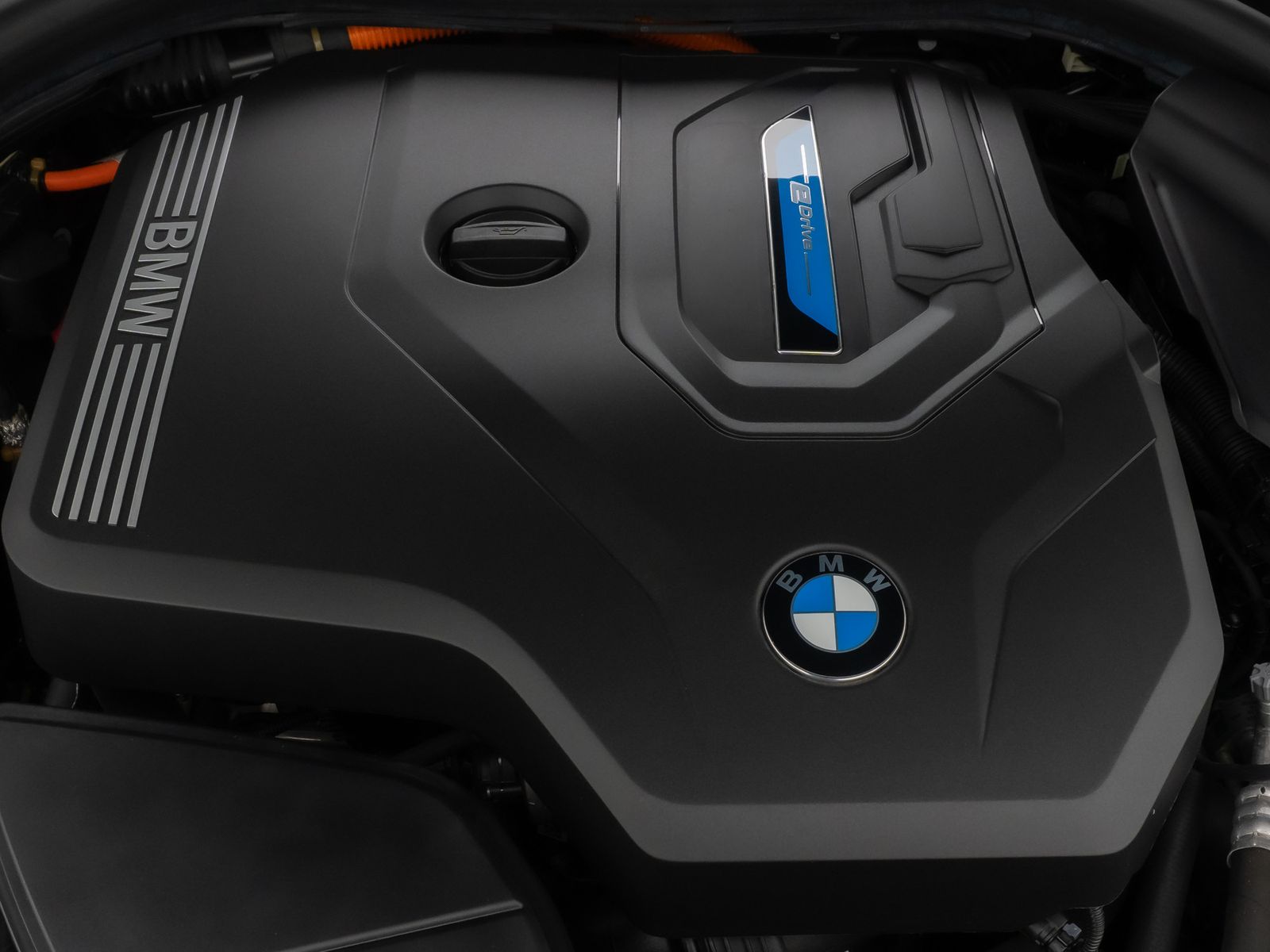 Fahrzeugabbildung BMW 530e xD M Sport HUD DAB Laser Kamera 4xKlima 19"