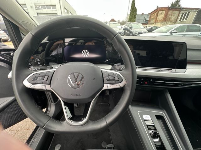 Fahrzeugabbildung Volkswagen Golf Var. Life 2.0 TDI DSG KLIMA LED NAVI KAMERA
